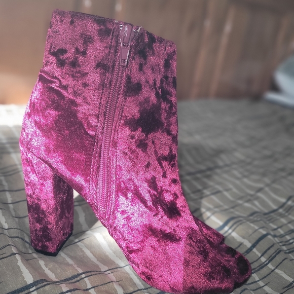 Wild Diva,  Stylish Peep Toe Slouch Ankle  Chunky Stacked Heels Bootie - Picture 6 of 7